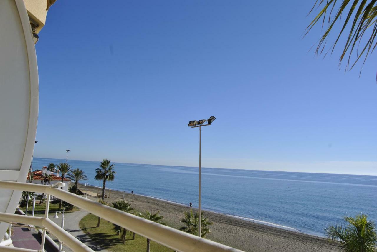 Apartamento Frente Al Mar,Primera Linea Rincón de la Victoria Extérieur photo