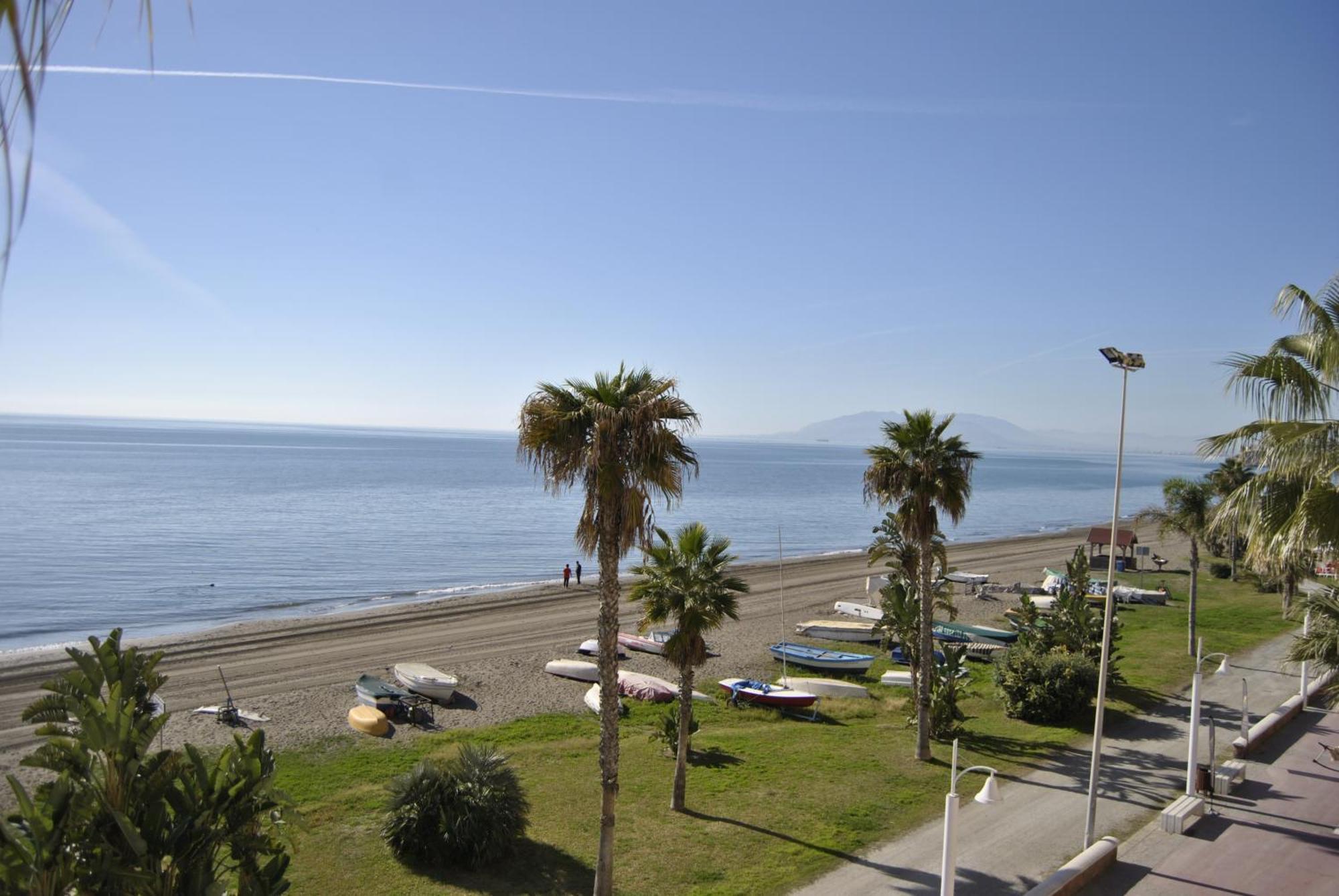 Apartamento Frente Al Mar,Primera Linea Rincón de la Victoria Extérieur photo